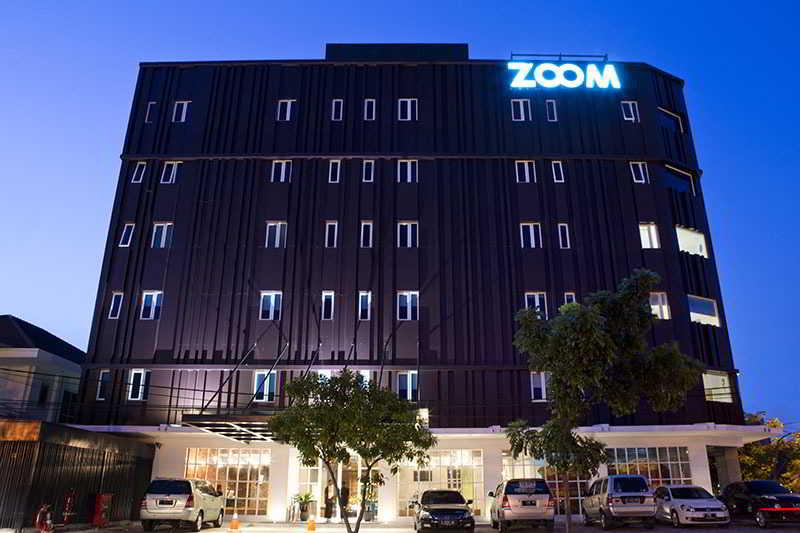 Zoom Smart Hotel Jemursari Surabaya Exterior photo